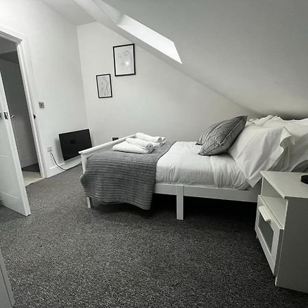 2 Bedroom Flat London Eksteriør billede
