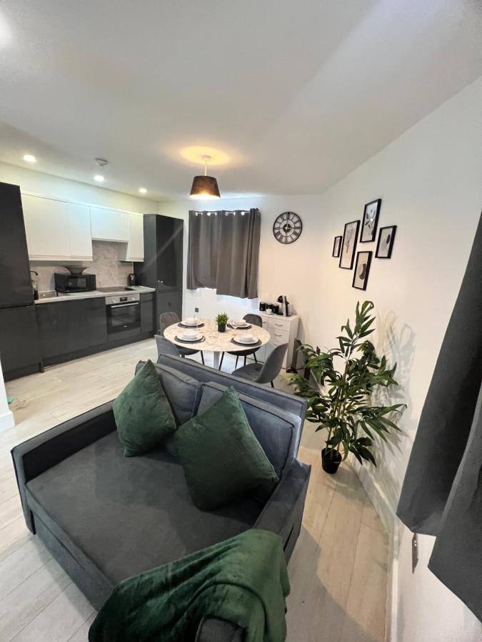 2 Bedroom Flat London Eksteriør billede