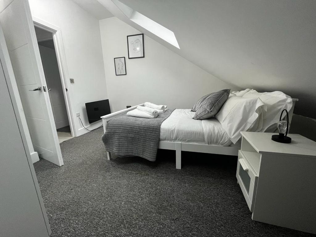 2 Bedroom Flat London Eksteriør billede